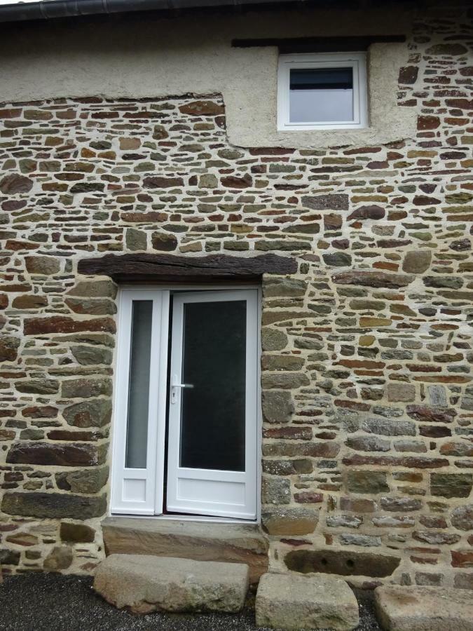 La Cour Du Bourg Guest House Saint-Jean-des-Champs Exterior photo